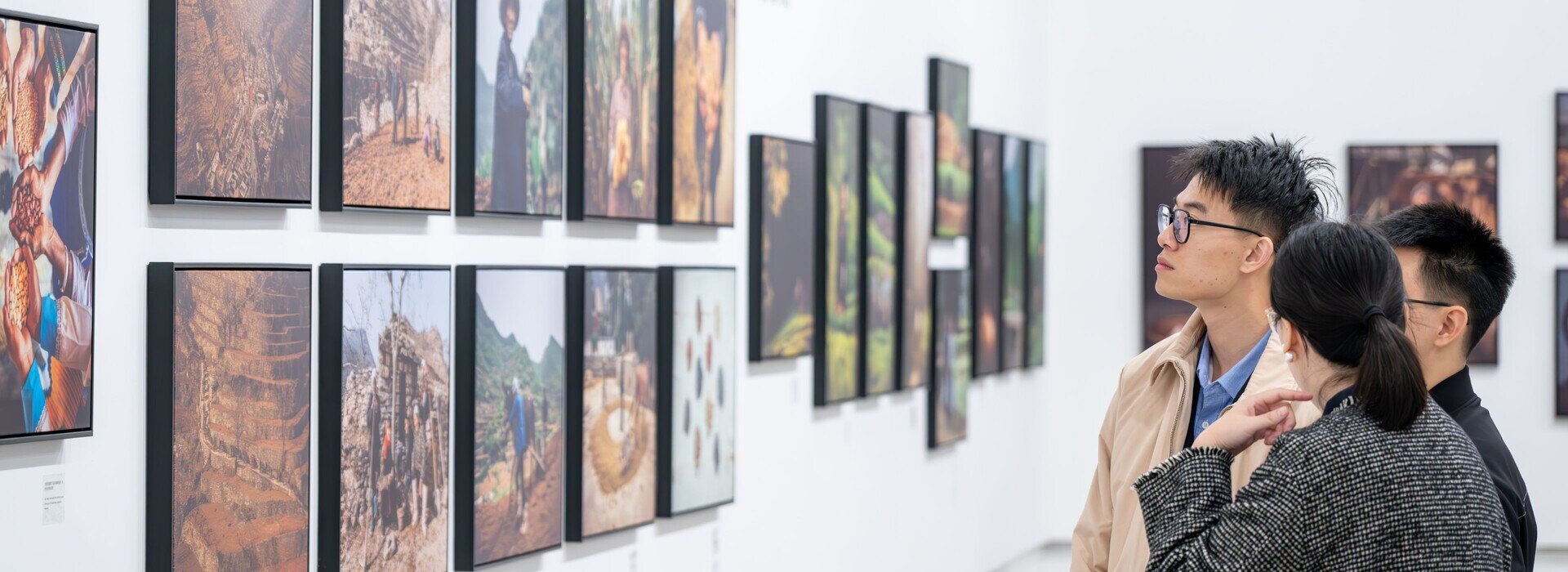 《亞洲氣候變化適應行動案例集》和中港澳三地的攝影展