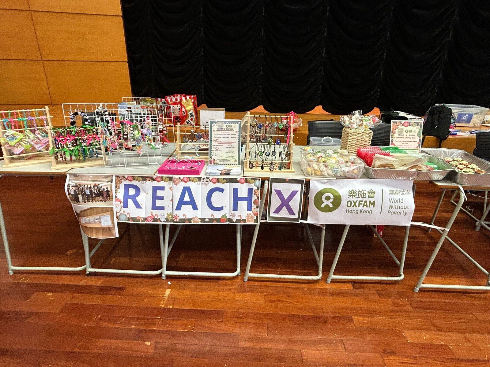 學校自發舉辦賣物會，所籌得的款項捐助給樂施會，支持香港及世界各地的扶貧項目。