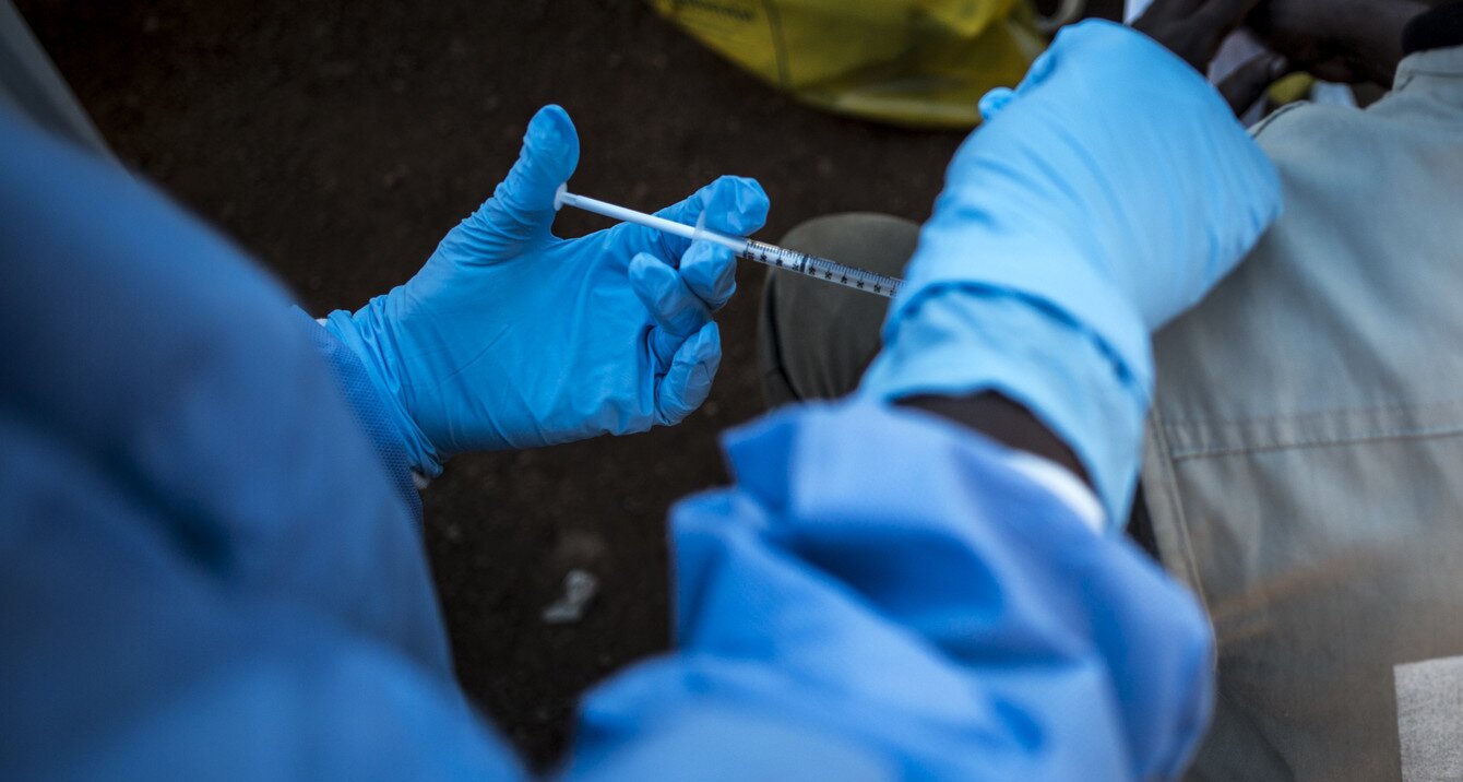 One year on from the declaration of the COVID-19 pandemic, the People’s Vaccine Alliance is warning that developing countries are facing critical shortages of oxygen and medical supplies to cope with COVID-19 cases yet the majority have been unable to administer a single dose of a COVID-19 vaccine. In contrast rich nations have vaccinated their citizens at a rate of one person per second over the last month. 